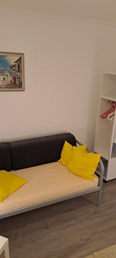 "Baerenhaus" Ferienwohnung Püttlingen Exteriör bild
