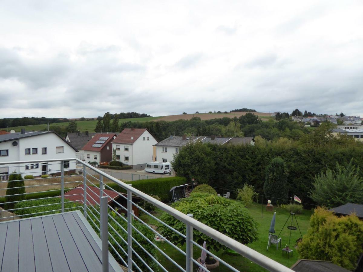 "Baerenhaus" Ferienwohnung Püttlingen Exteriör bild