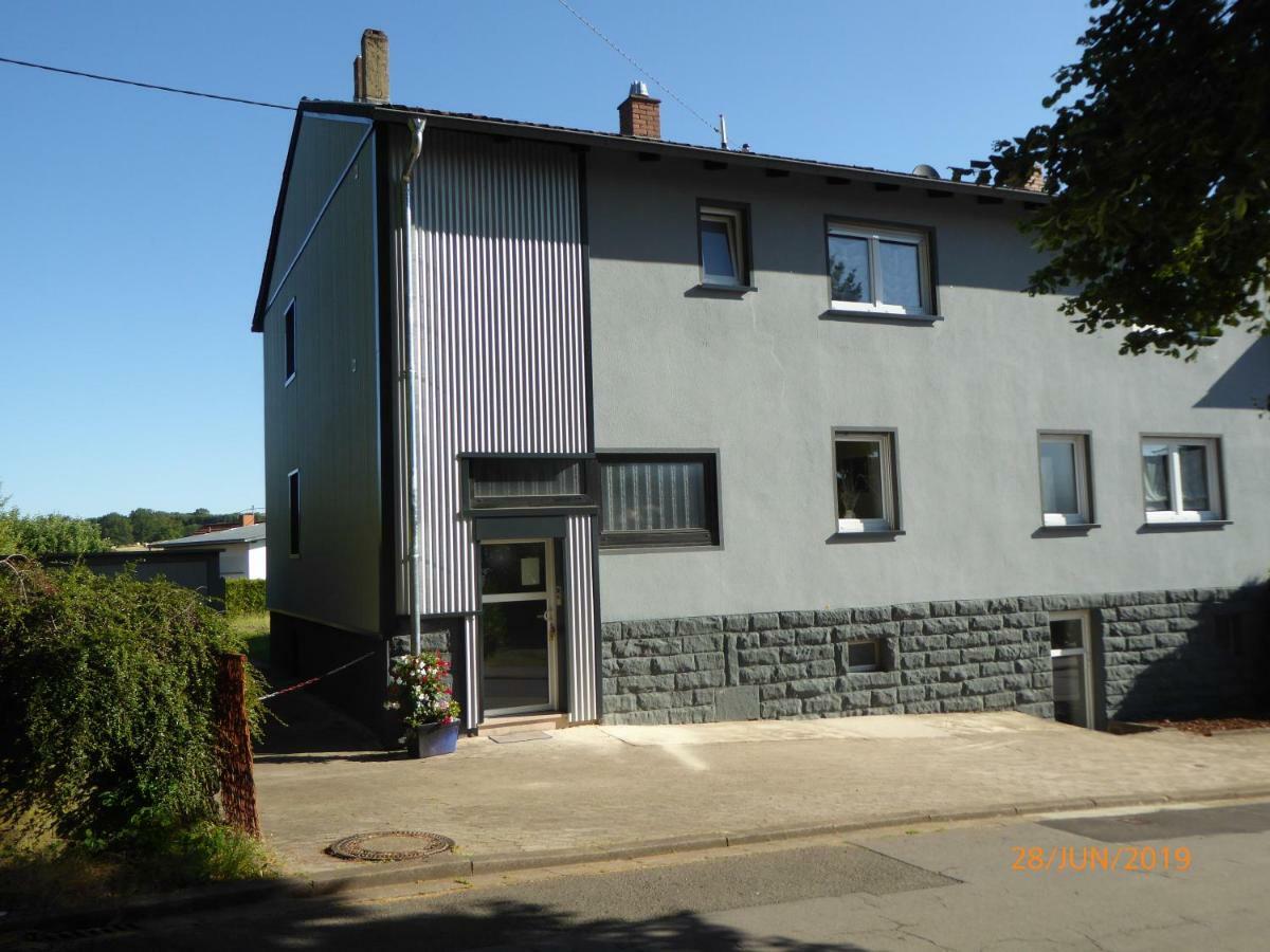 "Baerenhaus" Ferienwohnung Püttlingen Exteriör bild